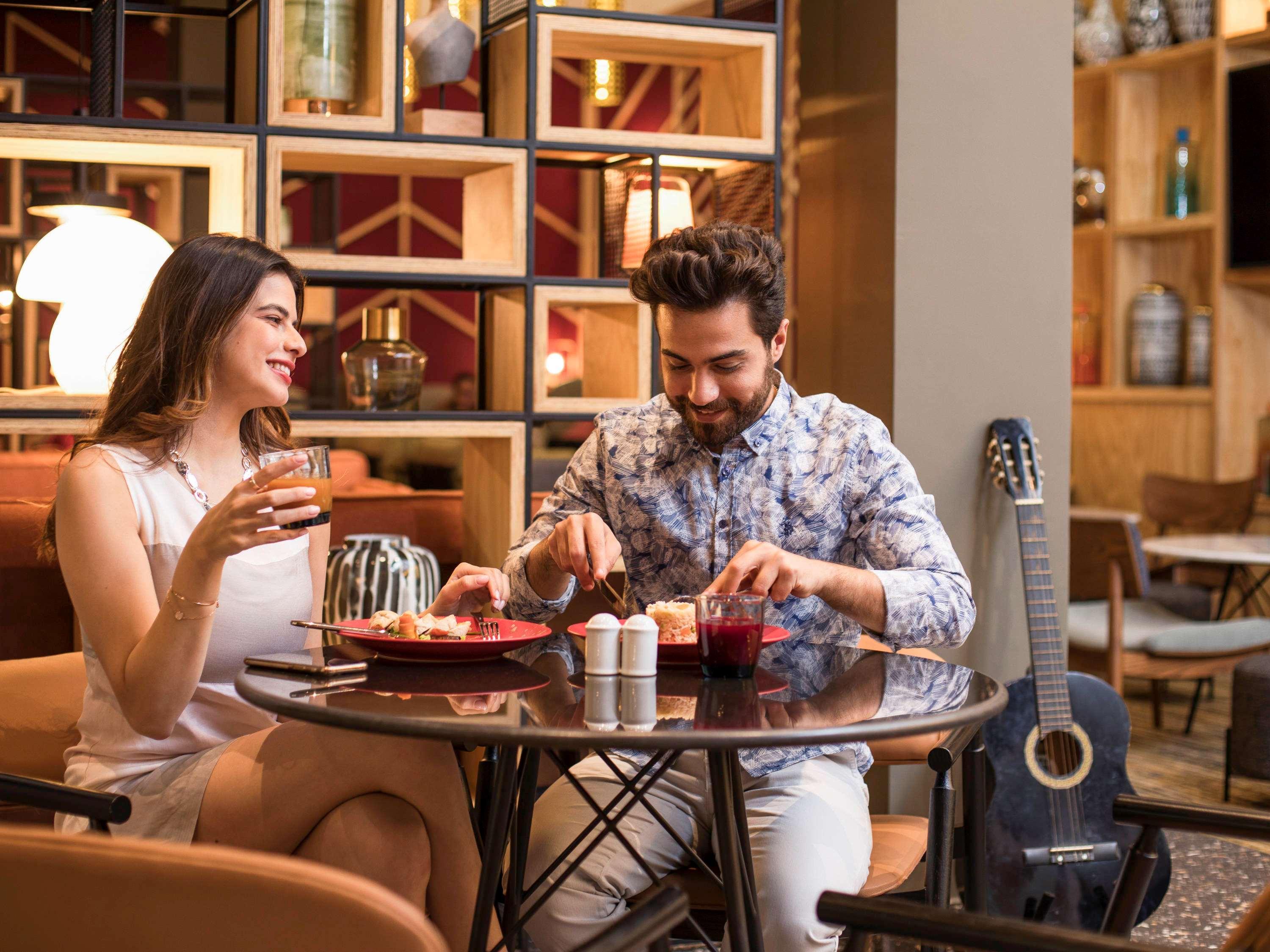 Ibis Abdelmoumen Casa Centre Hotel Казабланка Екстериор снимка