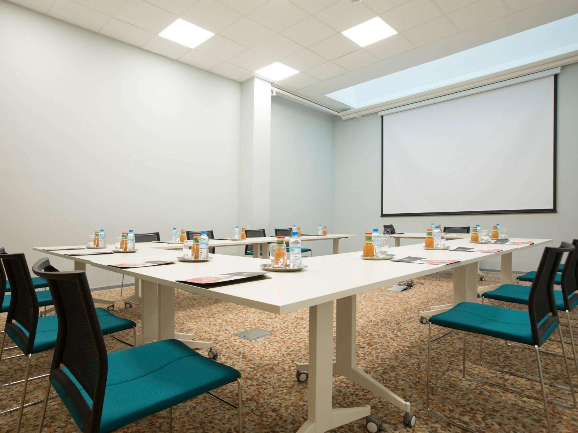 Ibis Abdelmoumen Casa Centre Hotel Казабланка Екстериор снимка
