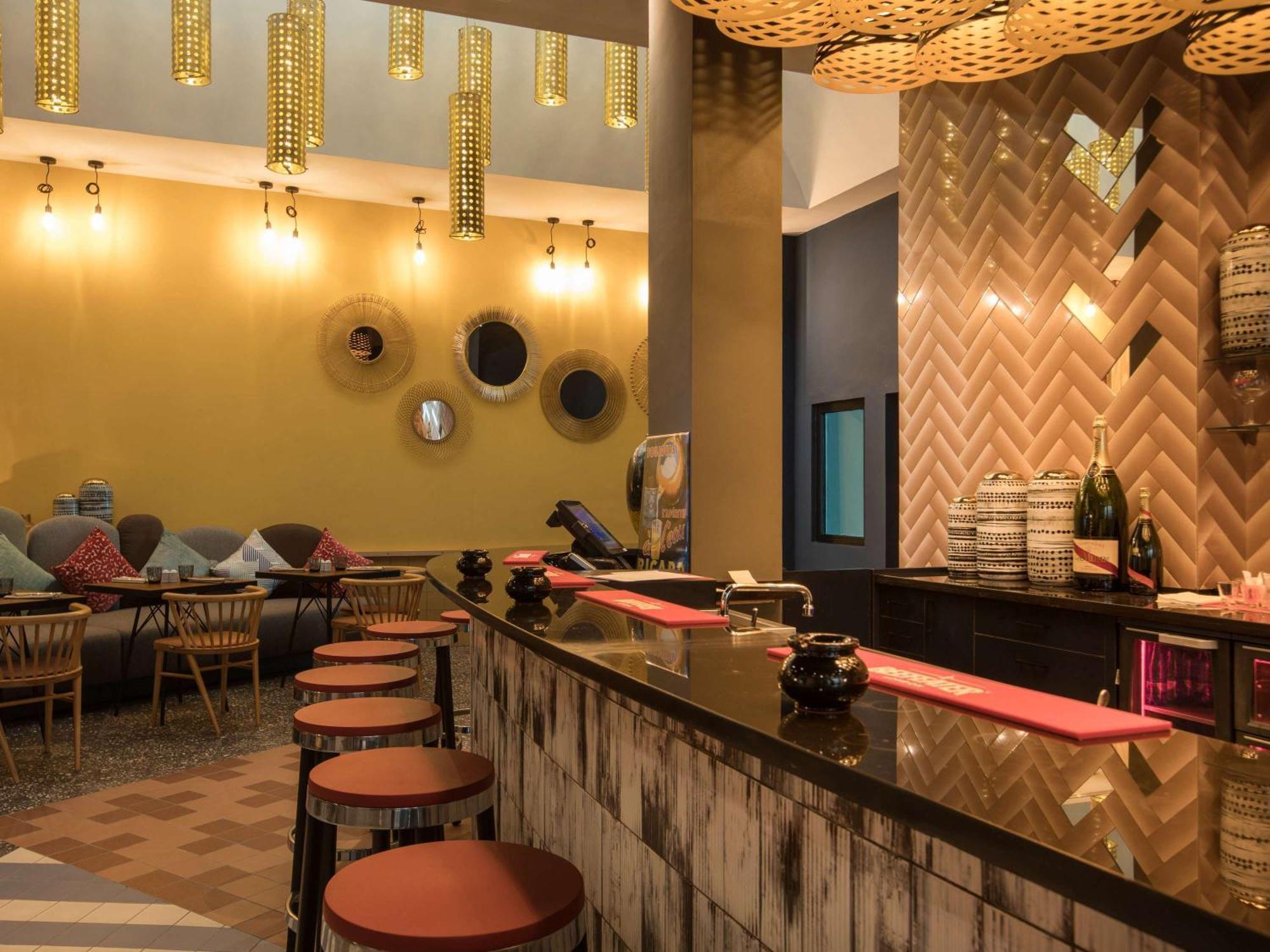 Ibis Abdelmoumen Casa Centre Hotel Казабланка Екстериор снимка