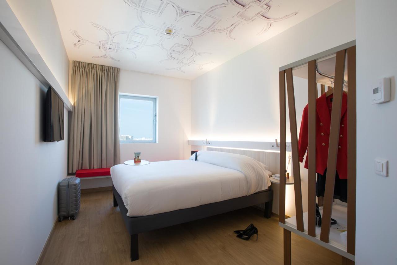 Ibis Abdelmoumen Casa Centre Hotel Казабланка Екстериор снимка