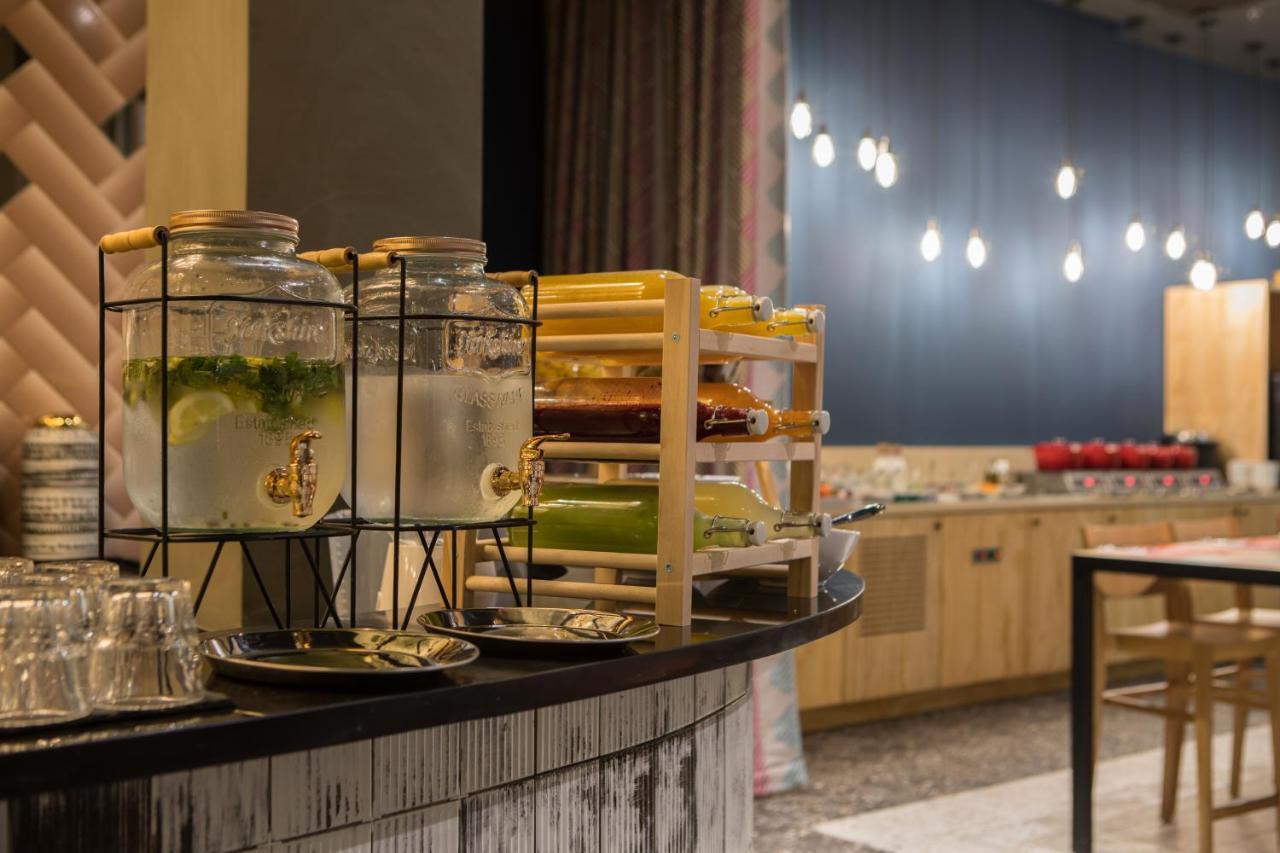 Ibis Abdelmoumen Casa Centre Hotel Казабланка Екстериор снимка